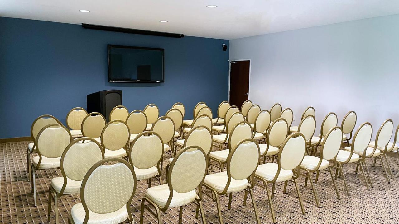 Microtel Inn & Suites By Wyndham Michigan City Exterior foto